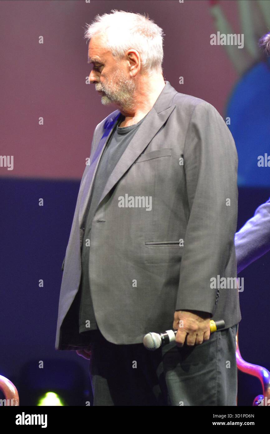 Lucca, Italien. Oktober 2025. Lucca, 29. Oktober 2025. Die 59. Ausgabe von „LUCCA COMICS & GAMES 2025“ mit dem Titel „FRENCH KISS“ wurde mit einer Zeremonie zum Bandschnitt eröffnet, an der Beamte und mehrere VIPs teilnahmen. Im Bild: Luc Besson. Quelle: Unabhängige Fotoagentur/Alamy Live News Stockfoto