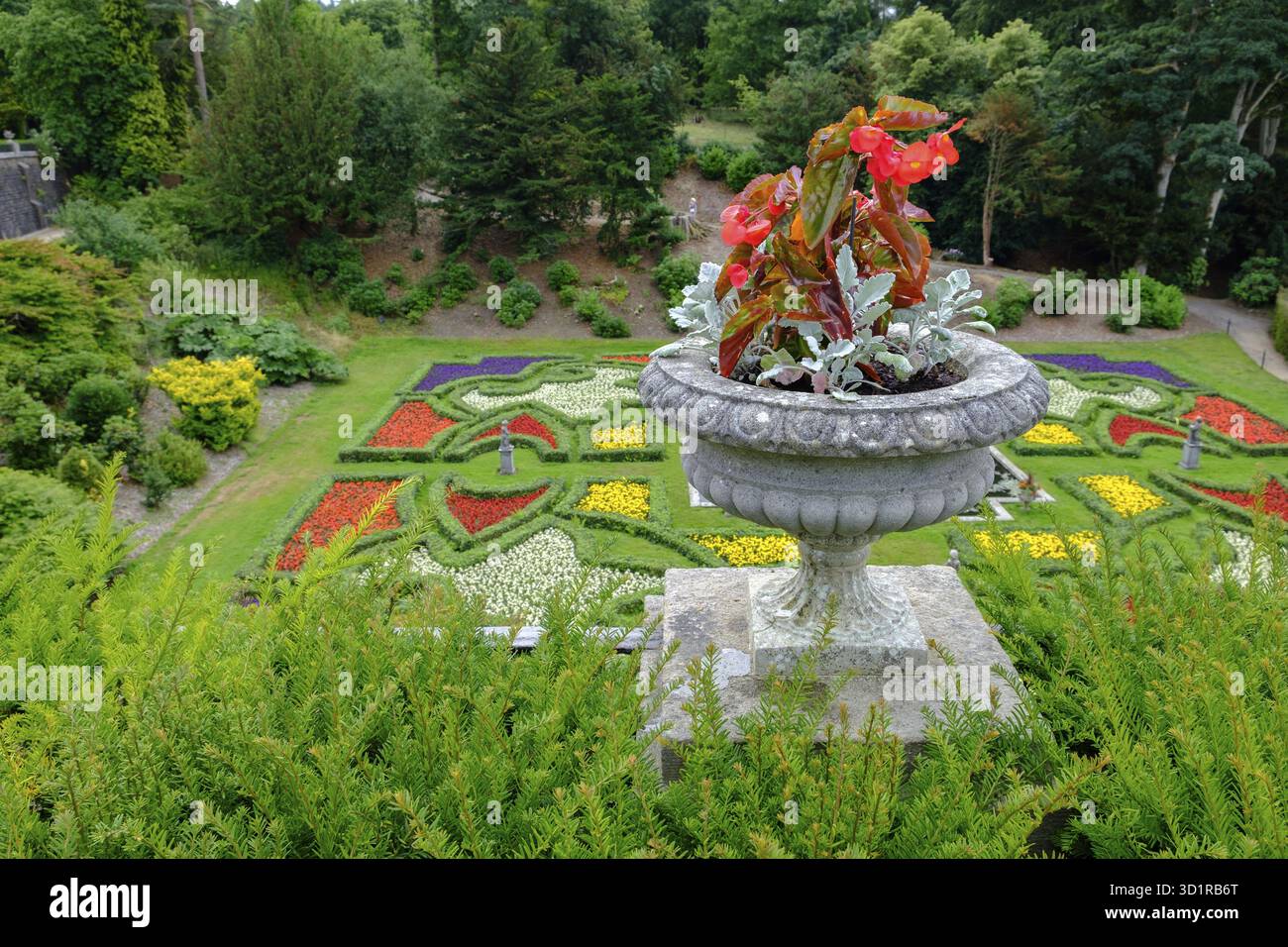Schöne Gärten in Lyme Hall Herrenhaus in Peak District, Cheshire, Großbritannien Stockfoto