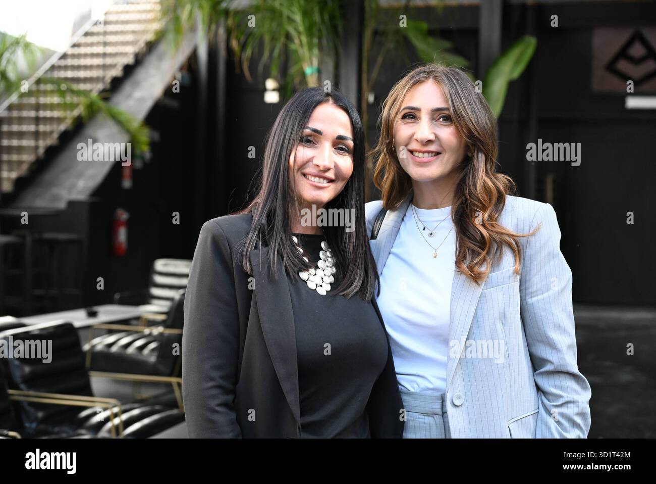 Rom, Italien. Oktober 2025. Rom: Illuminati Circle. Vorstellung des Abbracci-Kalenders 2026 365. Auf dem Foto: Präsidentin von Linfo Amici, Anna Milici und Roberta Ammendola Credit: Independent Photo Agency/Alamy Live News Stockfoto
