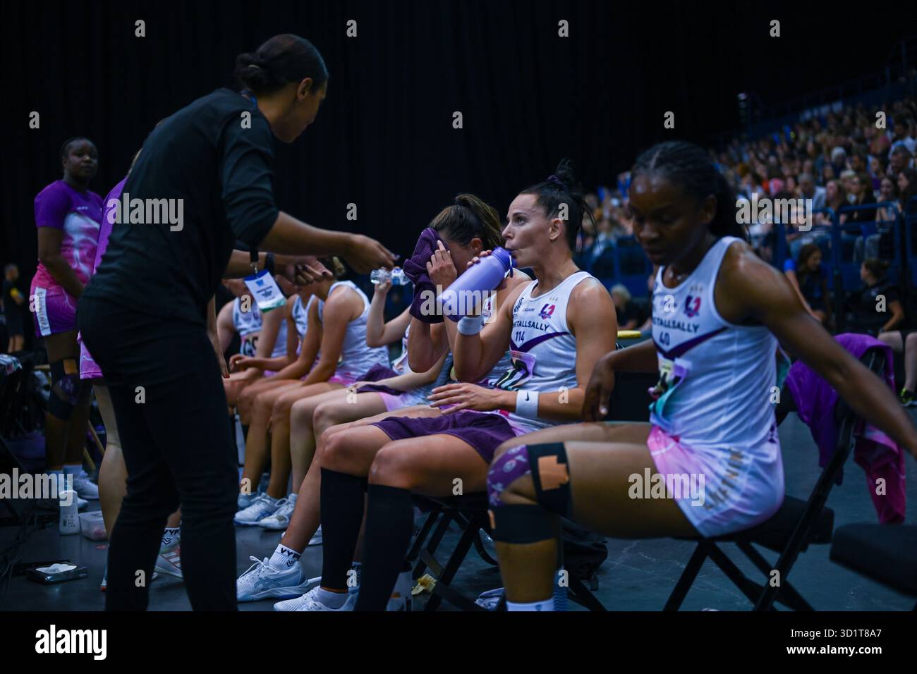 Loughborough Lighting Netball Team Talk Stockfoto