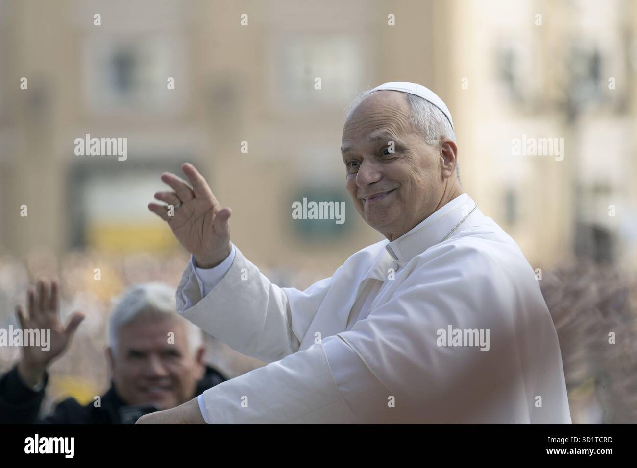 Vatikan, Vatikan. Oktober 2025. **NO LIBRI** Italien, Rom, Vatikan, 2025/10/29 Papst Leo XIV. Während seiner wöchentlichen Generalaudienz auf dem Petersplatz im Vatikan Foto von ALESSIA GIULIANI /Catholic Press Photo Credit: Independent Photo Agency/Alamy Live News Stockfoto