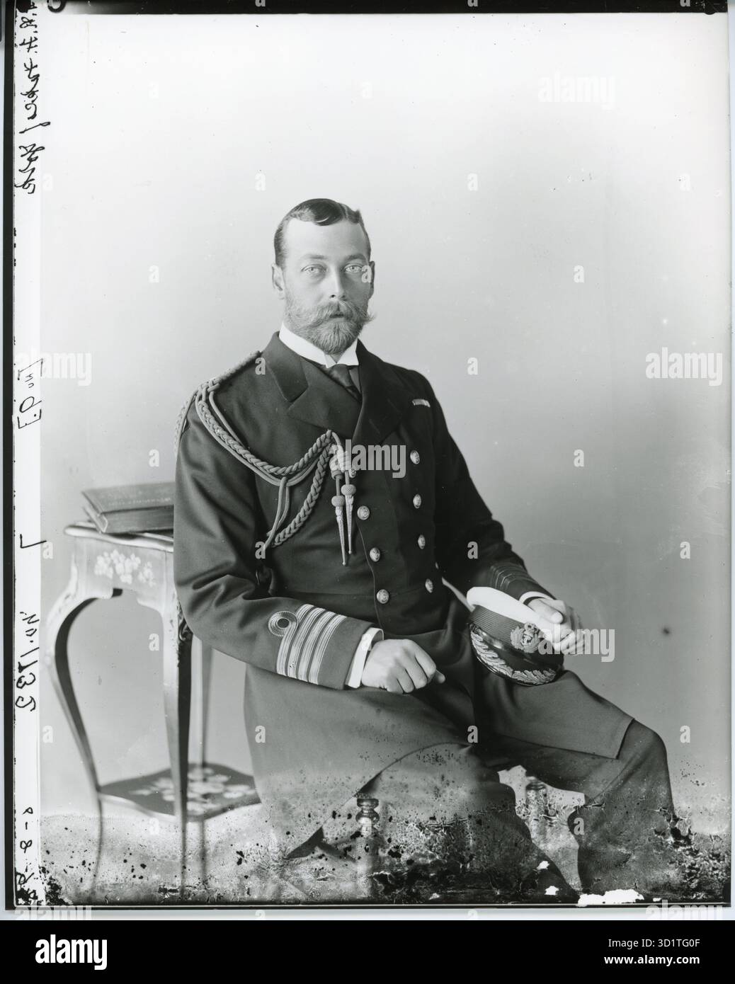H.R.H. der Herzog von York, der zukünftige König George V. fotografiert aus Osbourne House auf der Isle of Wight. Die Fotografen waren Mullins und Hughes, August 1897. Stockfoto