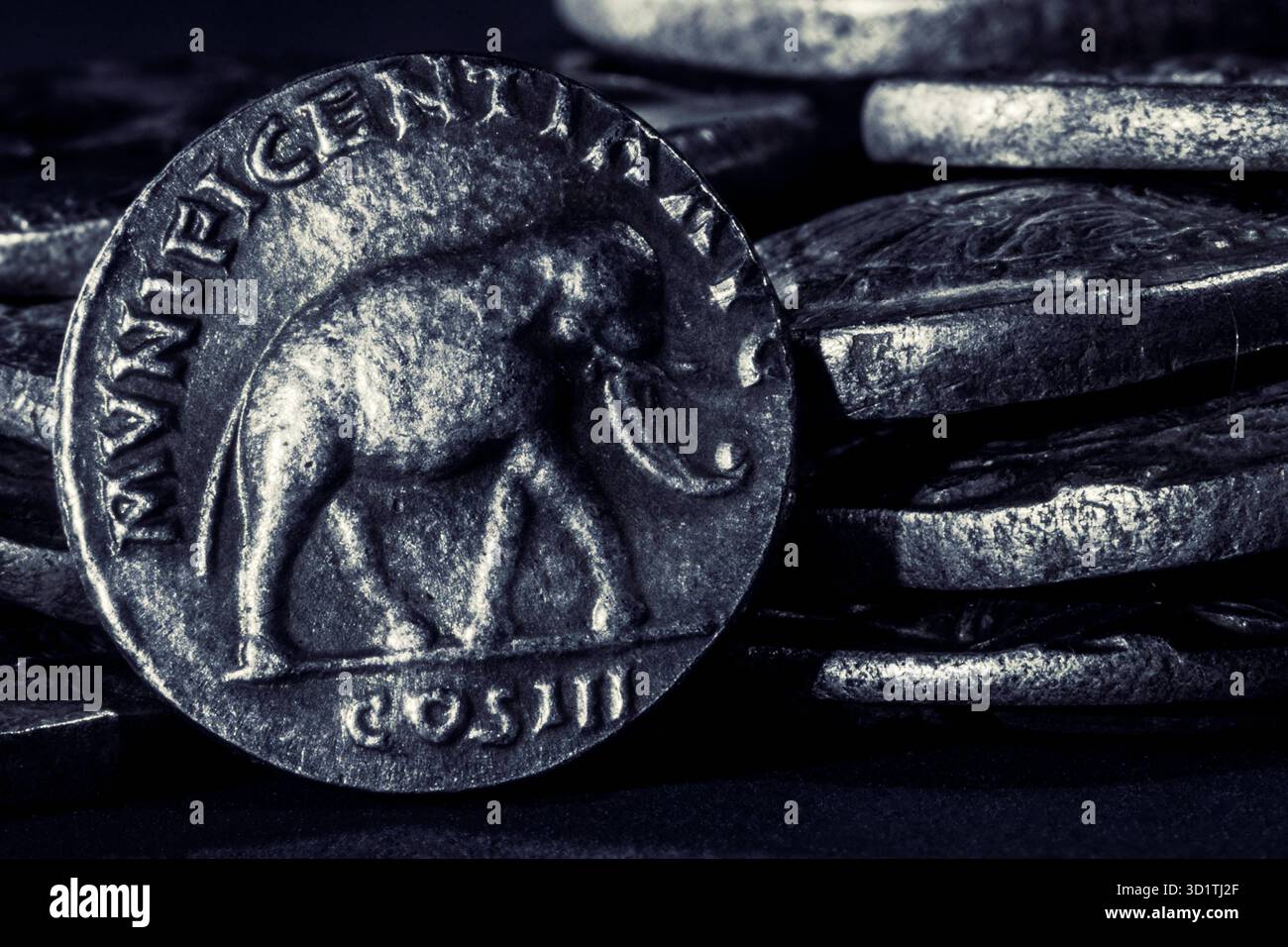 Römische Münze Marcus Aurelius, Elefant, Silbermünze Stockfoto