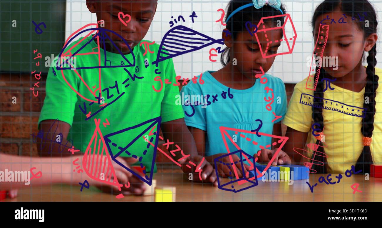 Kinder lösen Mathematik, indem sie Holzwürfel auf dem Tisch im Klassenzimmer mit Gitterdiagrammen anordnen Stockfoto