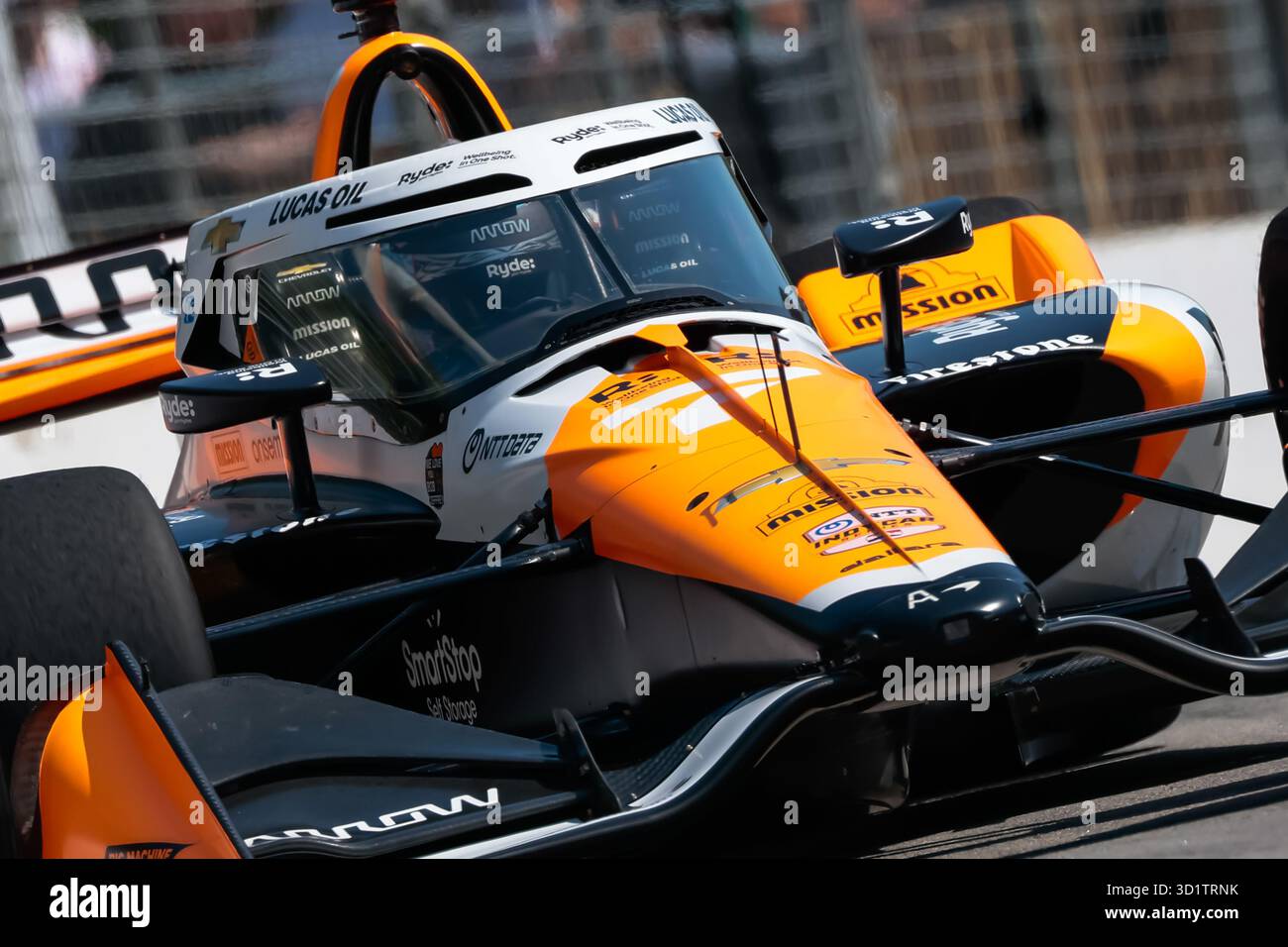 Der Fahrer DER NTT INDYCAR-SERIE ALEXANDER ROSSI (7) aus Nevada City, Kalifornien, reist während einer Trainingseinheit für den Ontario Honda D durch die Kurven Stockfoto