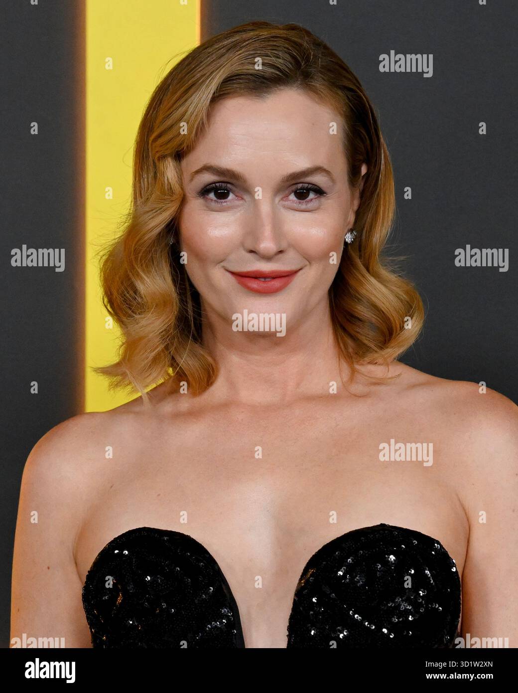 28. Oktober 2025, Los Angeles, Kalifornien, USA: Amerikanische Schauspielerin, Sänger und Model LEIGHTON MEESTER nimmt an der Premiere-Veranstaltung „I Love LA“ des HBO-Originals Teil. (Credit Image: © Billy Bennight/ZUMA Press Wire) NUR REDAKTIONELLE VERWENDUNG! Nicht für kommerzielle ZWECKE! Stockfoto