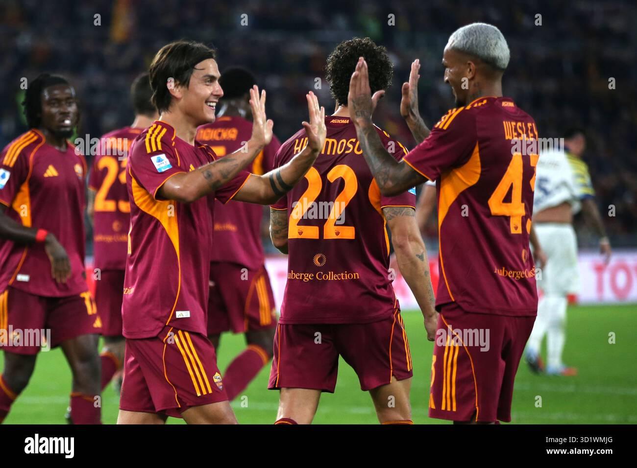 Rom, Italien. Oktober 2025. 29.10.2025 Roma vs Parma (Serie A) Sport; Calcio; 9° Giornata&#xD;Nella foto: Paulo Dybala con Franca Wesley esultano&#xD;(Foto Gino Mancini) Credit: Unabhängige Fotoagentur/Alamy Live News Stockfoto