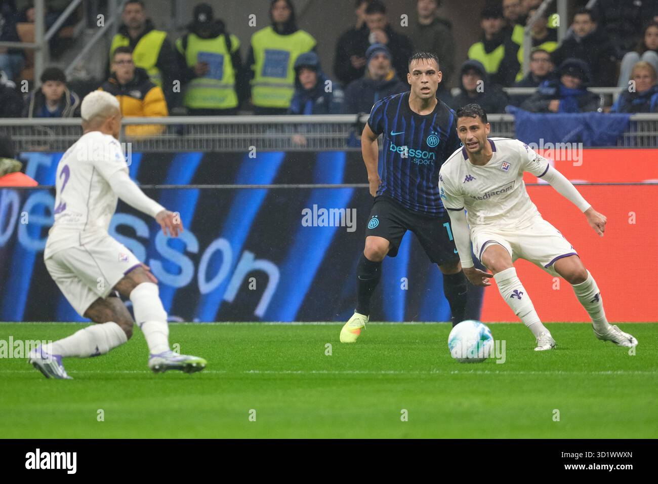Mailand, Italien. Oktober 2025. Lautaro Martinez vom FC Internazionale spielt während des Fußballspiels zwischen dem FC Internazionale und ACF Fiorentina, MD9 der Serie A Enilive italienische Fußballmeisterschaft 2025/2026 im Giuseppe Meazza Stadion am 29. Oktober 2025 in Mailand. Quelle: Unabhängige Fotoagentur/Alamy Live News Stockfoto