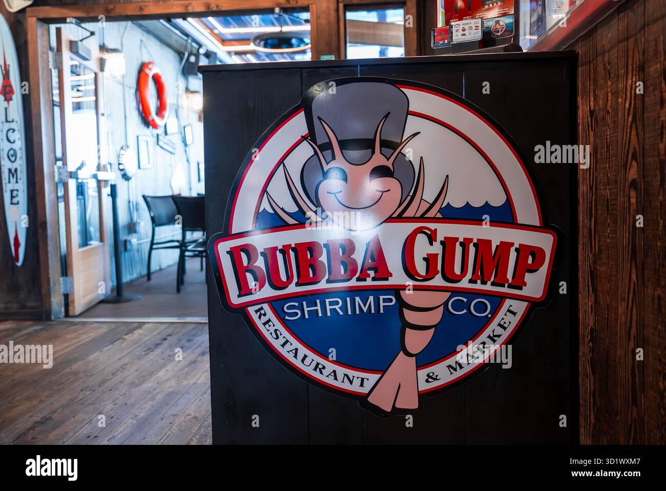 Bubba Gump Shrimp Co. Logo in einem Restaurant im nautischen Stil Stockfoto