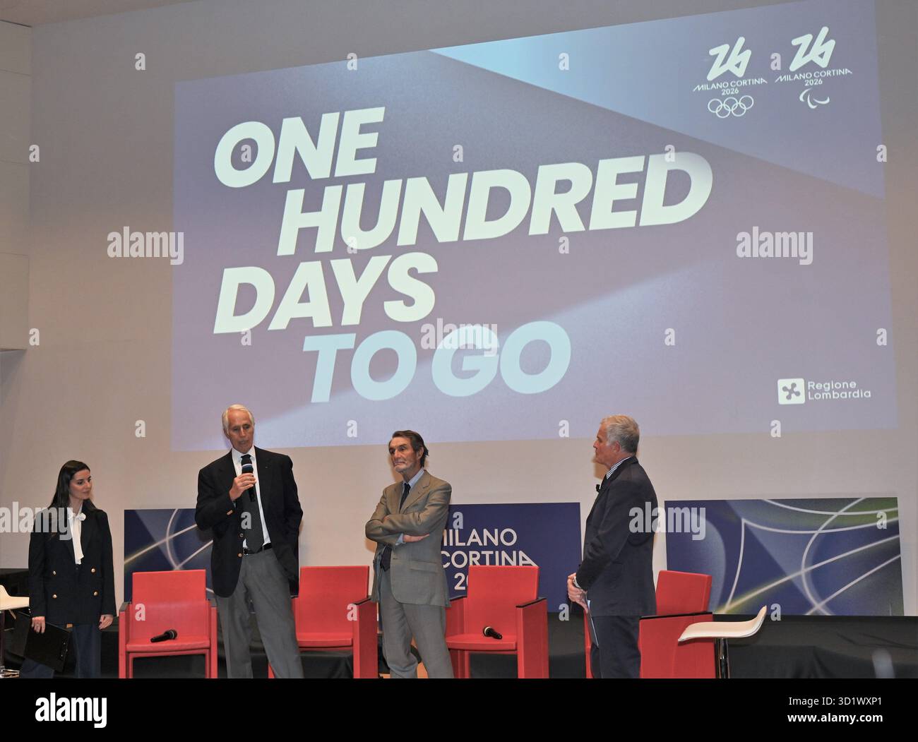 Mailand, Italien Olympische Spiele Mailand Cortina 2026 Veranstaltung 100 Tage vor der institutionellen Eröffnungszeremonie im Palazzo Lombardia auf dem Foto: Giovanni Malagò während seiner Rede Stockfoto