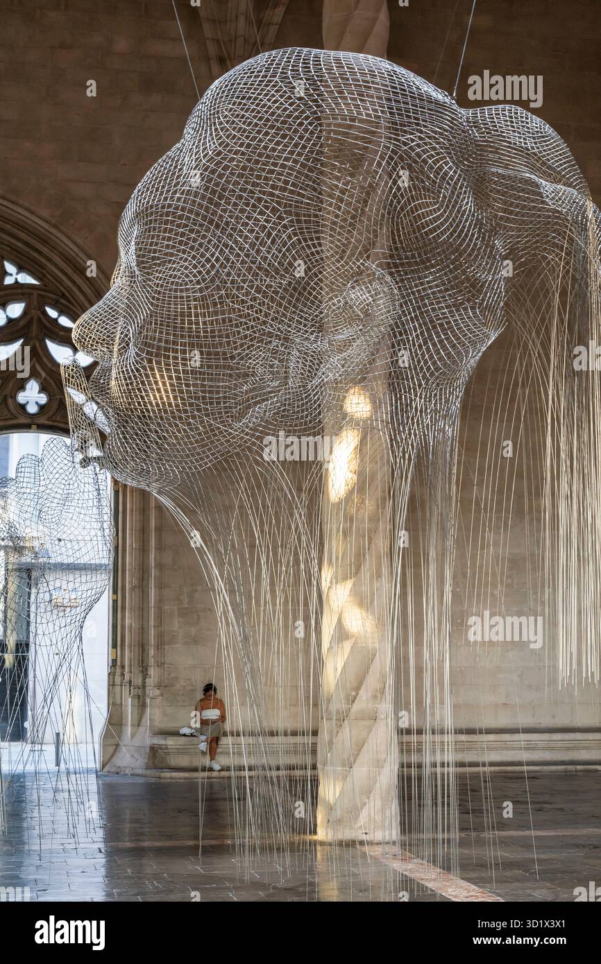 Werk des katalanischen Künstlers Jaume Plensa im gotischen Gebäude von La Lonja, Palma, Mallorca, Balearen, Spanien Stockfoto