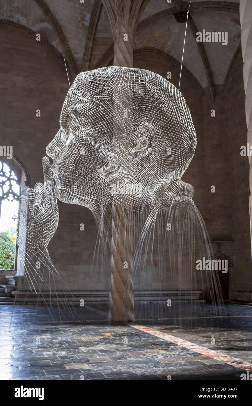 Werk des katalanischen Künstlers Jaume Plensa im gotischen Gebäude von La Lonja, Palma, Mallorca, Balearen, Spanien Stockfoto