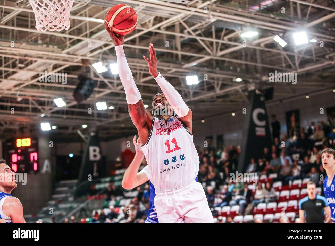Reggio Emilia, Italien. Oktober 2025. Bryson Williams (Unahotels Reggio Emilia) während des UNA Hotels Reggio Emilia vs KK Cibona, Basketball FIBA Europe Cup Match in Reggio Emilia, Italien, 29. Oktober 2025 Credit: Independent Photo Agency/Alamy Live News Stockfoto