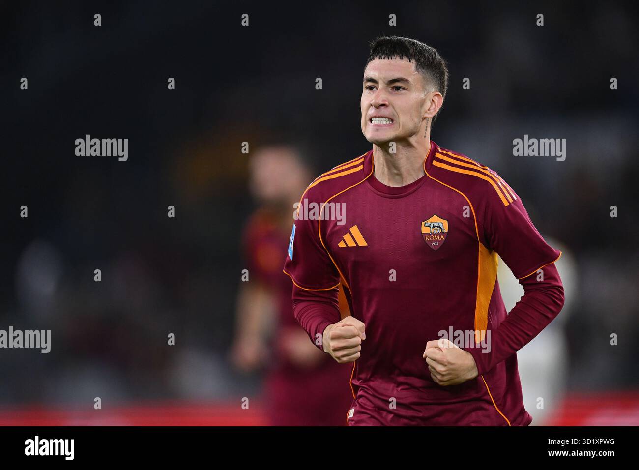 Rom, Italien. Oktober 2025. Matias Soule' von A.S. Roma feiert, nachdem er am 9. Tag der Serie A-Meisterschaft zwischen A.S. Roma und Parma Calcio 1913 im Olympiastadion am 29. Oktober 2025 in Rom, Italien, das erste Tor erzielte. Quelle: Unabhängige Fotoagentur/Alamy Live News Stockfoto