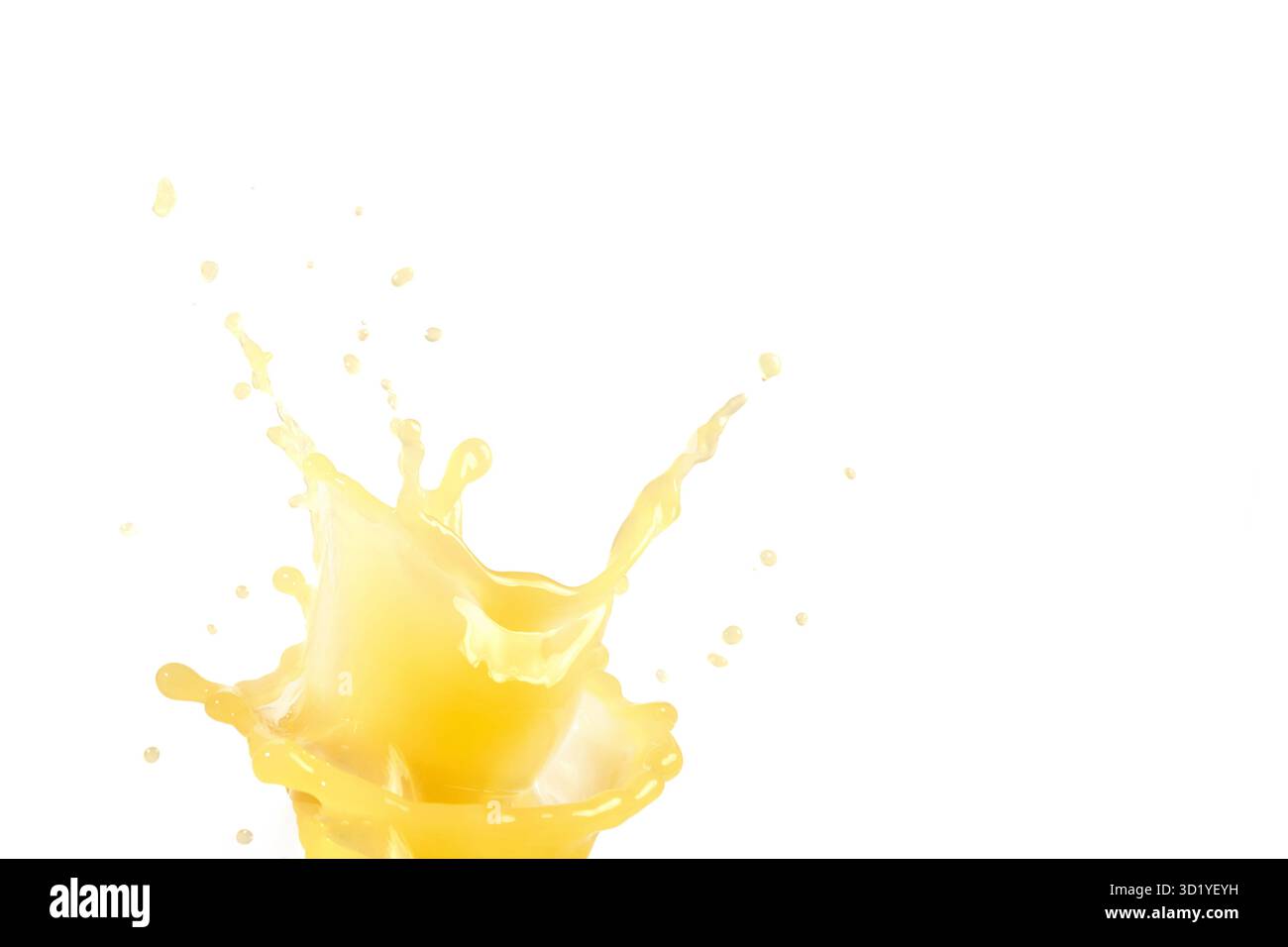 Orangensaftspritzer-Konzept. Hellgelbe Farbe. Senken Sie die Levitation ab. Süßes Obst. Flüssiges Getränk. Gesundes Getränk Stockfoto