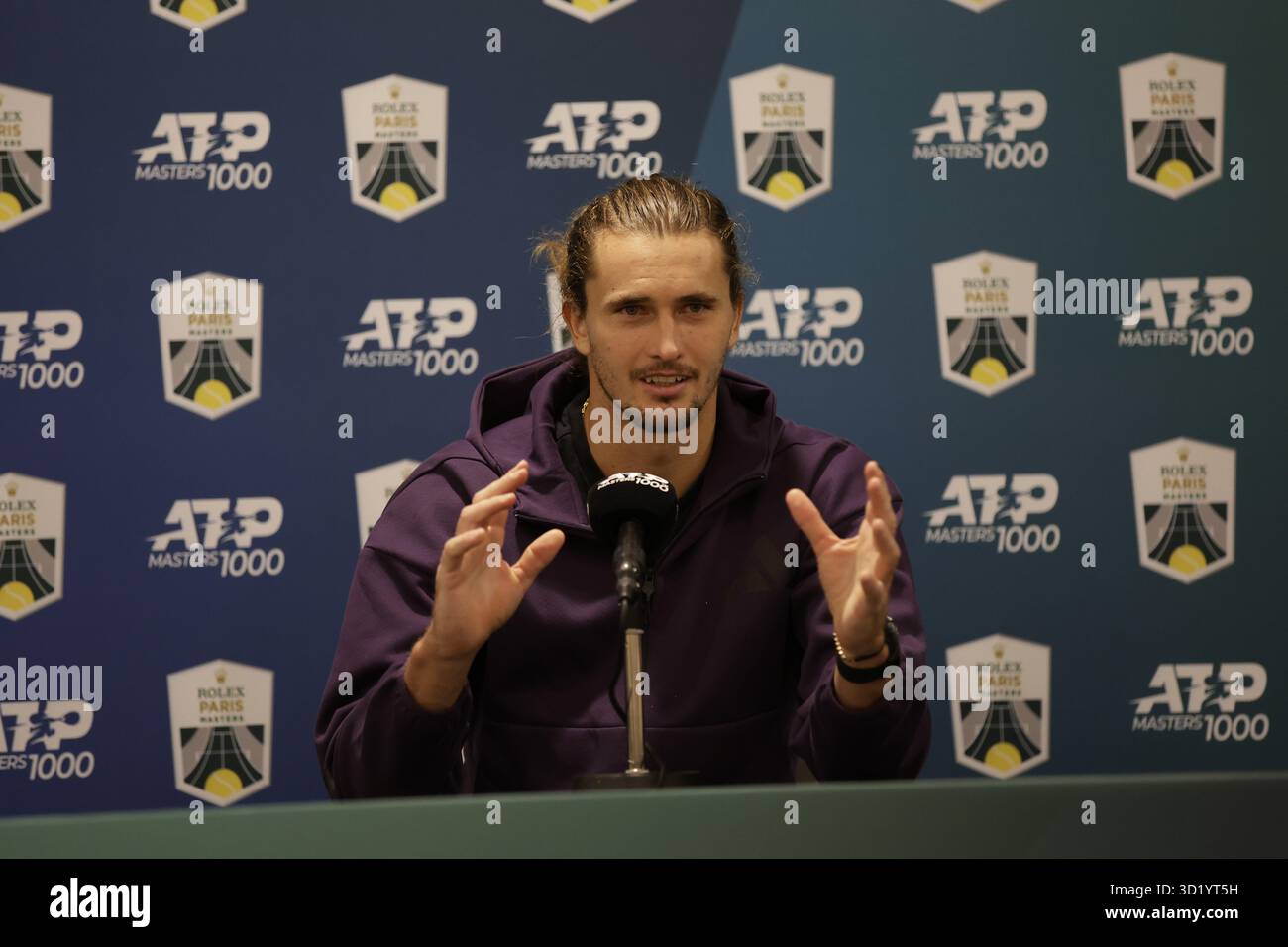 Paris, Frankreich. Oktober 2025. Alexander Zverev 28.10.2025, Tennis, Rolex Paris Masters 2025, FRA, Paris, La Defense Arena. Quelle: dpa/Alamy Live News Stockfoto