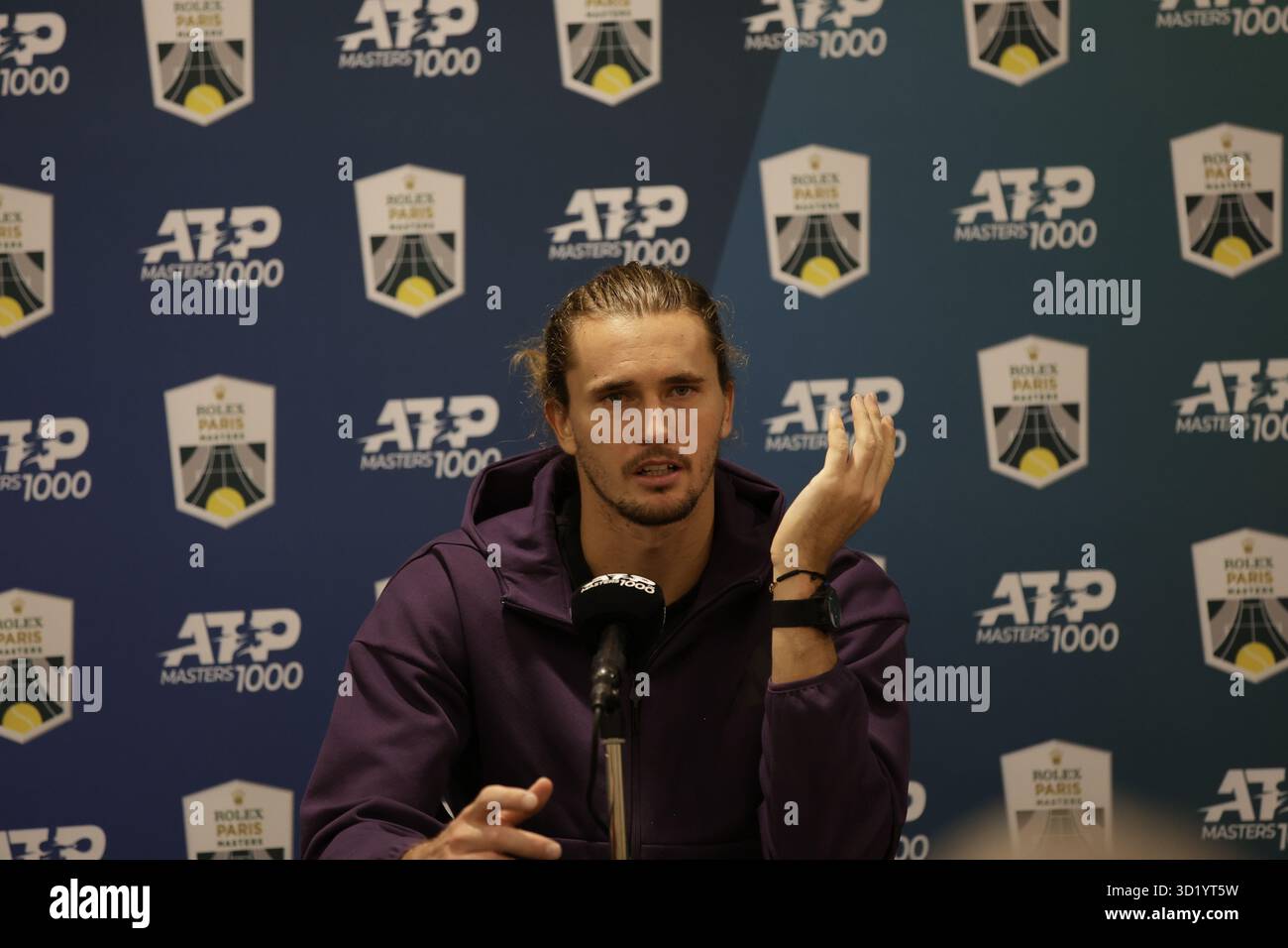 Paris, Frankreich. Oktober 2025. Alexander Zverev 28.10.2025, Tennis, Rolex Paris Masters 2025, FRA, Paris, La Defense Arena. Quelle: dpa/Alamy Live News Stockfoto