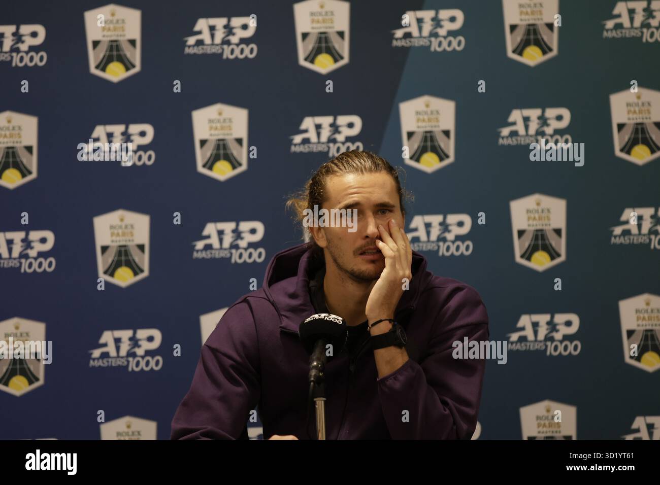 Paris, Frankreich. Oktober 2025. Alexander Zverev 28.10.2025, Tennis, Rolex Paris Masters 2025, FRA, Paris, La Defense Arena. Quelle: dpa/Alamy Live News Stockfoto