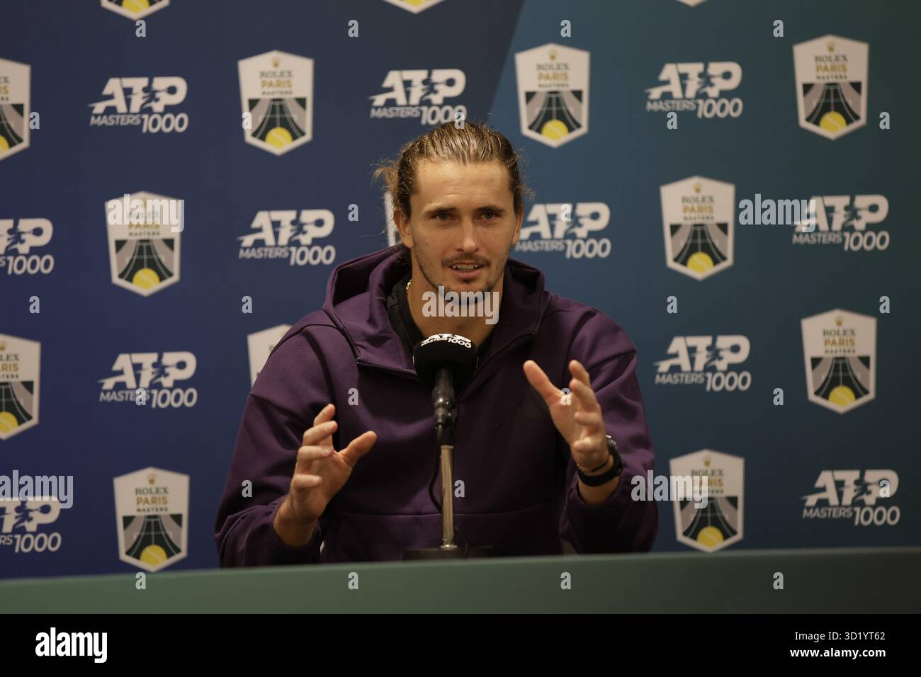 Paris, Frankreich. Oktober 2025. Alexander Zverev 28.10.2025, Tennis, Rolex Paris Masters 2025, FRA, Paris, La Defense Arena. Quelle: dpa/Alamy Live News Stockfoto