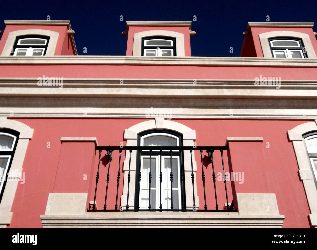 Moderne Hausfassade in Sao Martinho do Porto, Centro Stockfoto