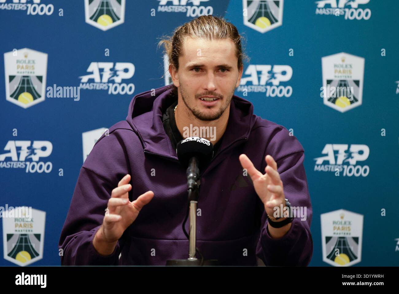 Paris, Frankreich. Oktober 2025. Alexander Zverev 28.10.2025, Tennis, Rolex Paris Masters 2025, FRA, Paris, La Defense Arena. Quelle: dpa/Alamy Live News Stockfoto