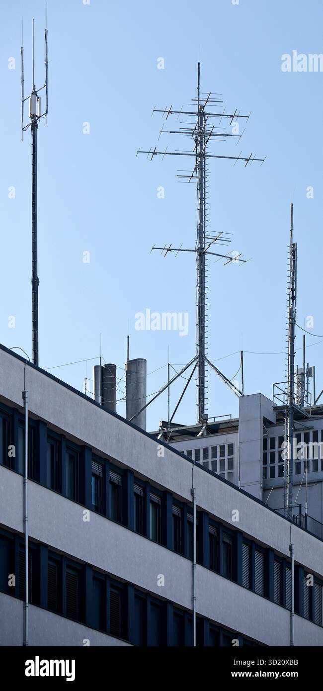 Antennen auf dem Dach der Deutschen Telekom, Gießen, Hessen, Deutschland, Europa Stockfoto