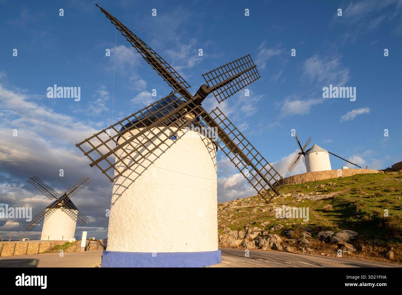 Molinos de Consuegra, Cerro Calderico, Consuegra, Provinz Toledo, Kastilien-La Mancha, Spanien Stockfoto