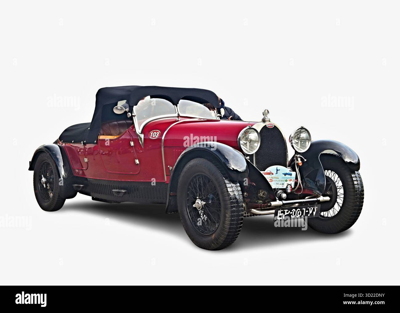 Klassischer roter Bugatti Type 40 Grand Sport parkt und zeigt Eleganz und Luxus auf der Oldtimer-Ausstellung Stockfoto