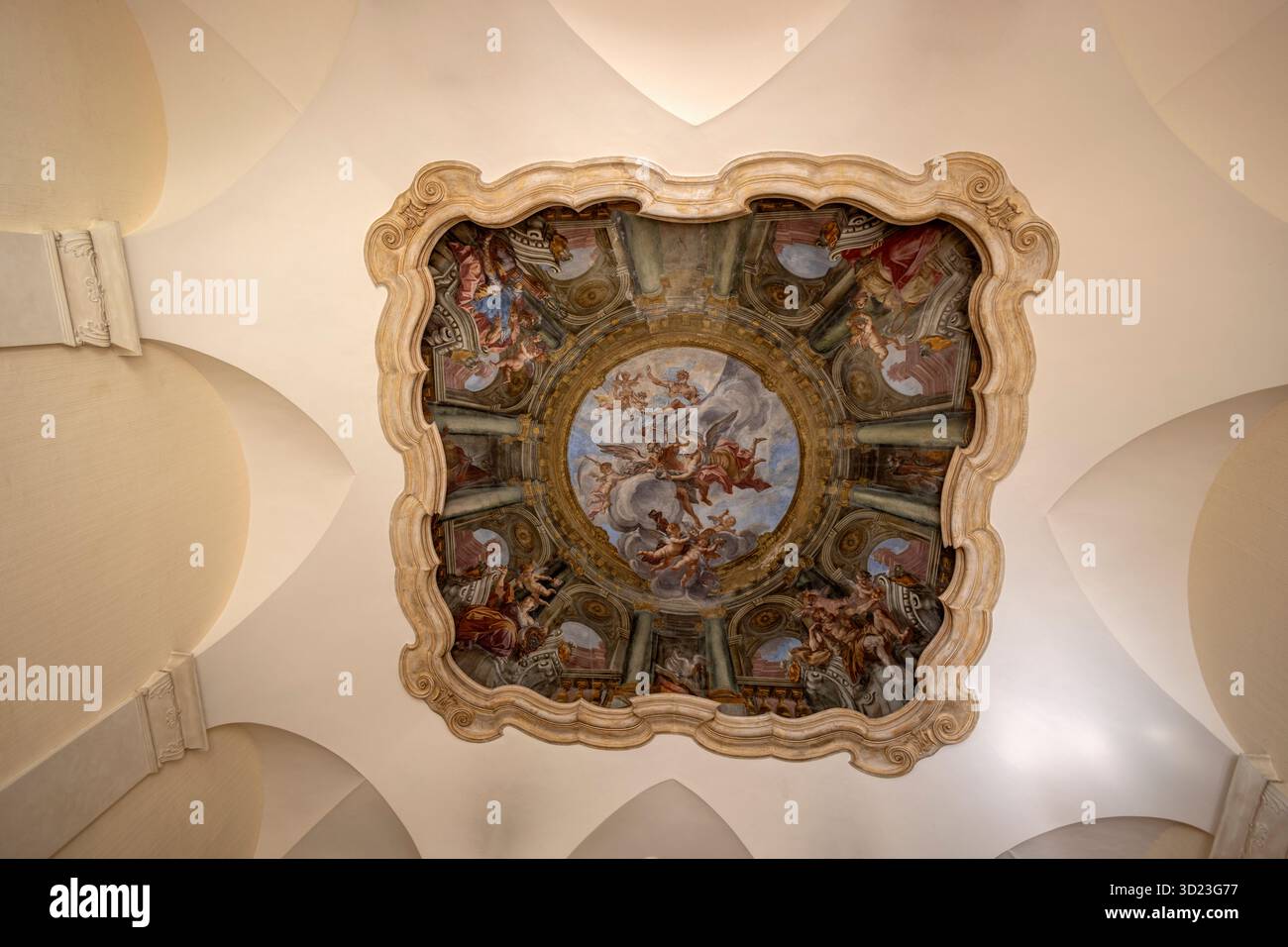GENUA, ITALIEN, 14. SEPTEMBER 2024 - die Freskendecke des Lauro-Palastes in Genua, Italien Stockfoto