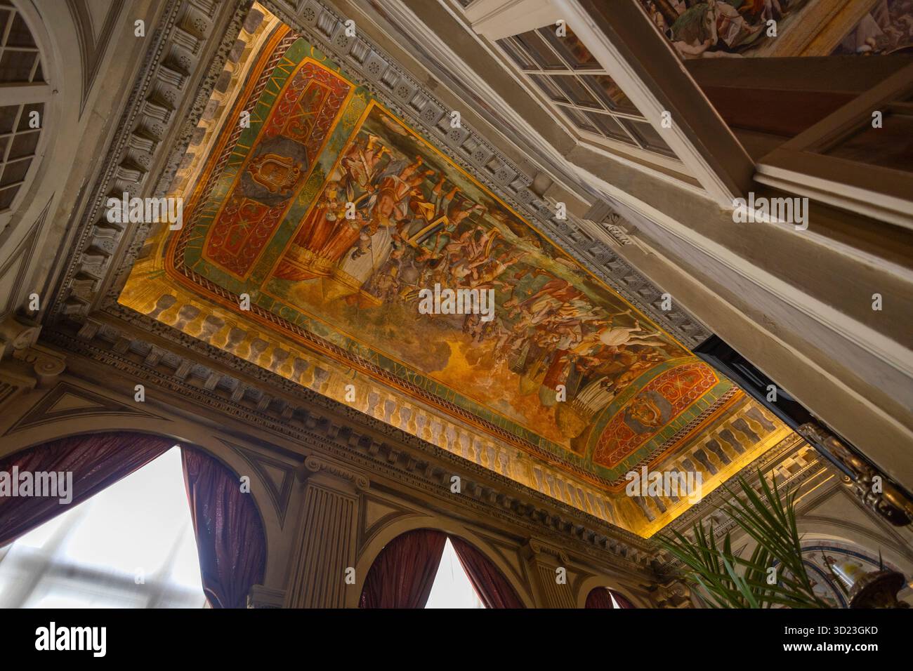 GENUA, ITALIEN, 14. SEPTEMBER 2024 - die wunderschöne Freskendecke des Palastes Angelo Giovanni Spinola in Genua, Italien Stockfoto