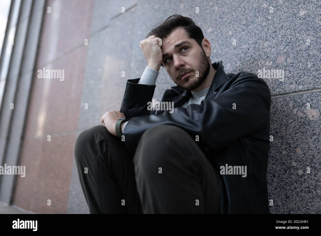 Porträt eines Mannes mit Symptomen depressiver Störungen Stockfoto