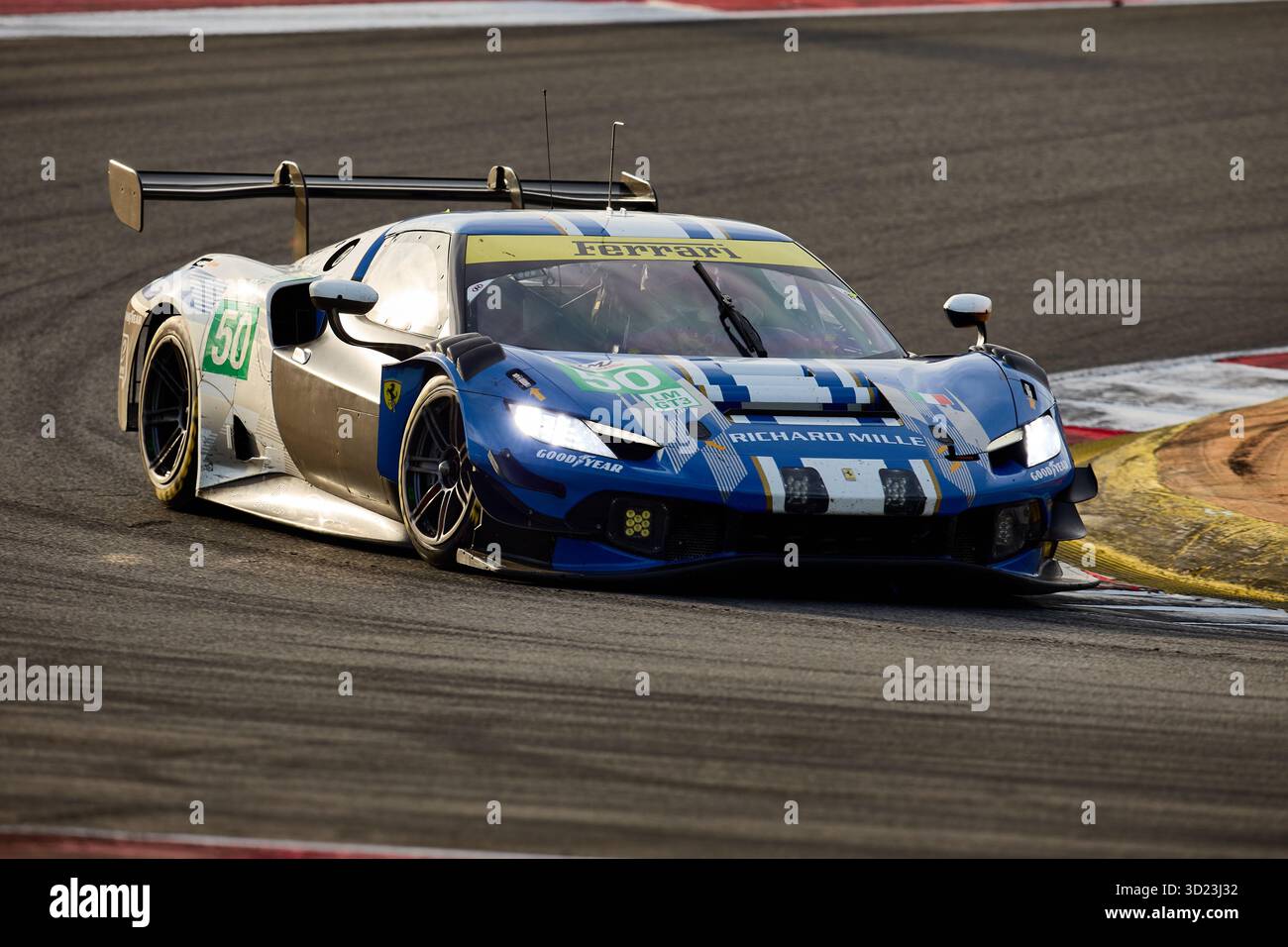 Custodio TOLEDO (USA), Lilou WADOUX (FRA) und Riccardo AGOSTINI (ITA) fahren für RICHARD MILLE AF CORSE (ITA) in einem Ferrari 296 LMGT3 Stockfoto