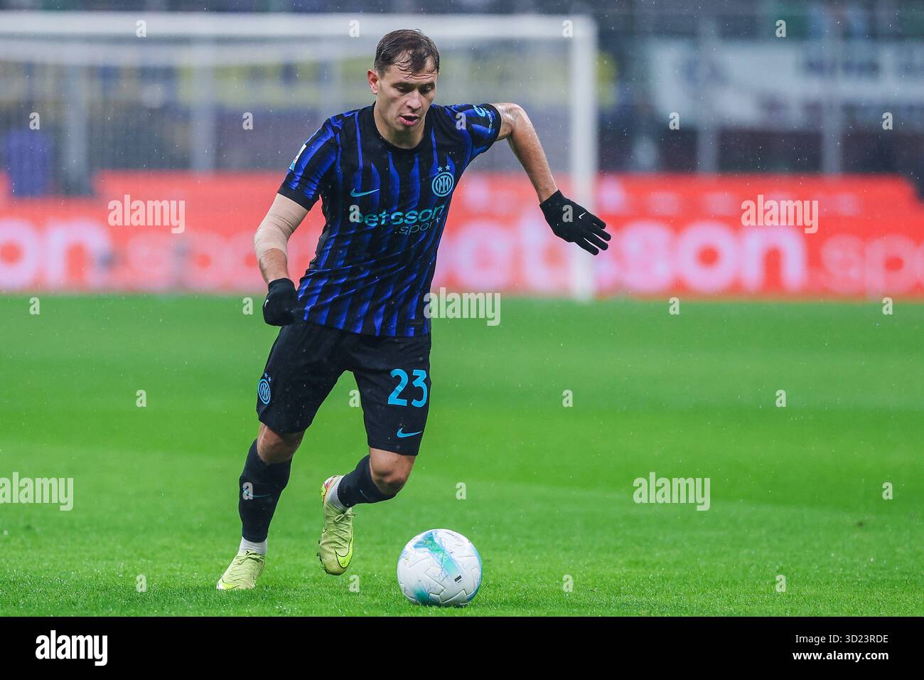 Mailand, Italien. Oktober 2025. Nicolo Barella vom FC Internazionale wurde während des Fußballspiels der Serie A 2025/26 zwischen dem FC Internazionale und ACF Fiorentina im San Siro Stadium gesehen Stockfoto