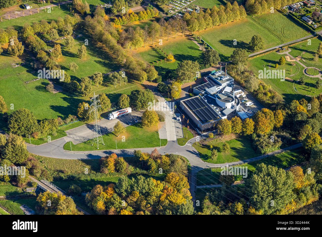 Luftbild, Krematorium Hamm GmbH am Parkfriedhof Herringen, Stadtbezirk Herringen, Hamm, Ruhrgebiet, Nordrhein-Westfalen, Deutschland ACHTUNGxMINDESTHONORARx60xEURO *** Luftansicht, Krematorium Hamm GmbH Parkfriedhof Herringen, Landkreis Herringen, Hamm, Ruhrgebiet, Nordrhein-Westfalen, Deutschland ATTENTIONxMINDESTHONORARx60xEURO Stockfoto