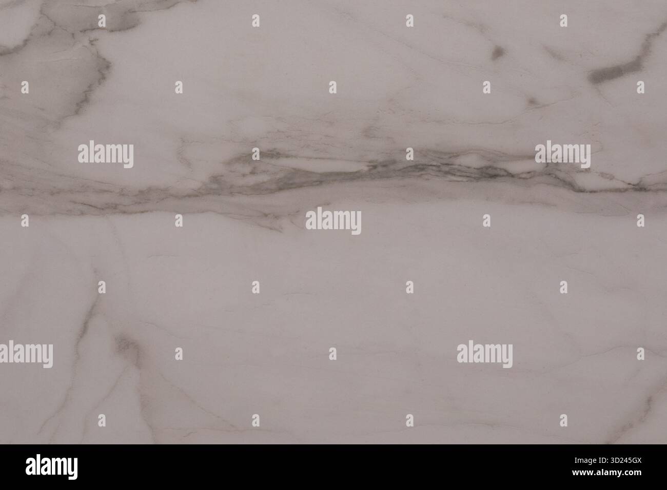Weiße Marmoroberfläche mit dezenten grauen Adern und glatter Textur mit eleganten natürlichen Mustern Stockfoto