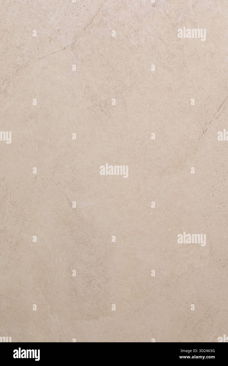 Neutrale beige Steinoberfläche mit dezenter Textur, ideal für Innenarchitektur und Landschaftsgestaltung Stockfoto