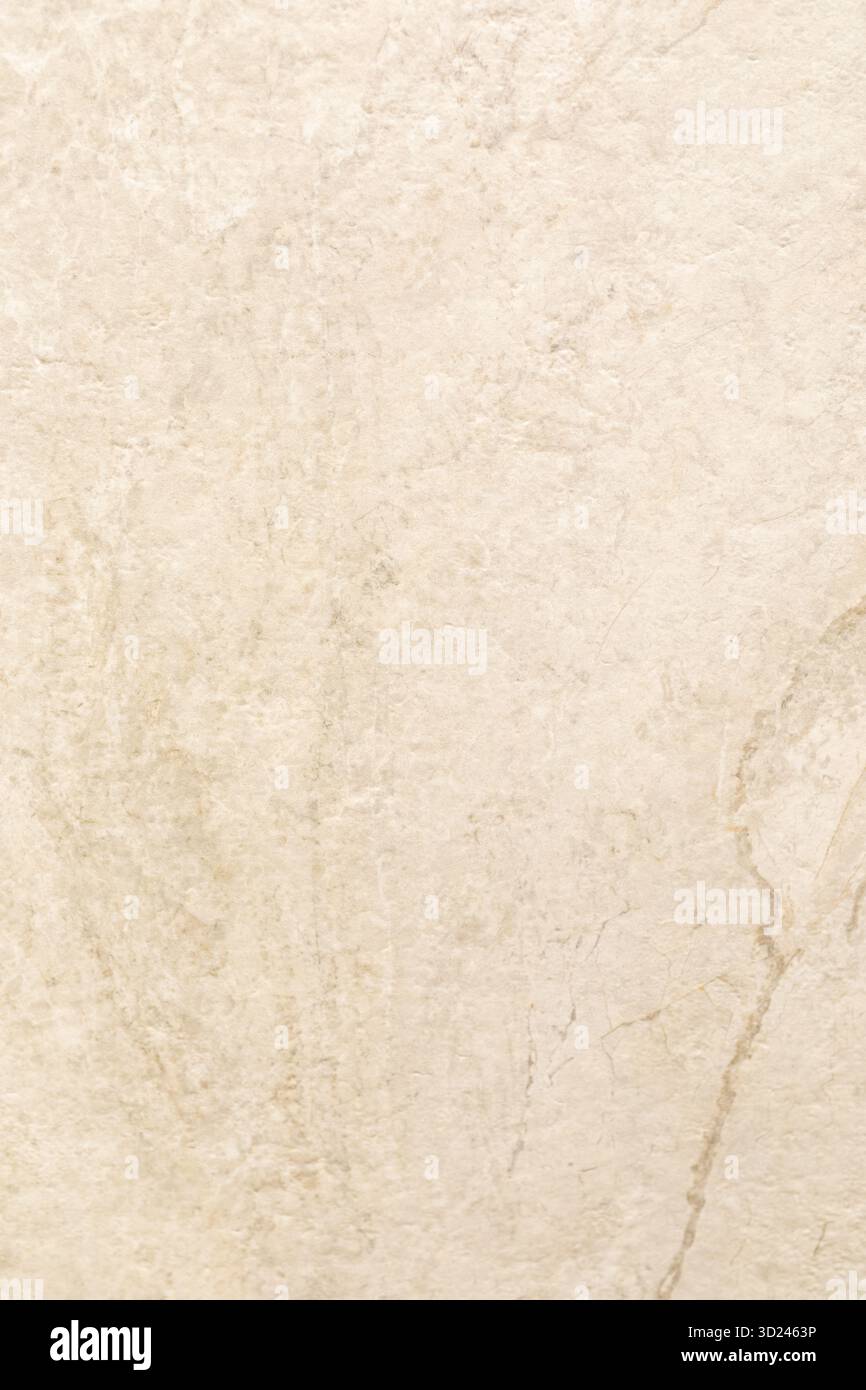 Helle beige Steinoberfläche, perfekt für Wohnkultur und Designprojekte in hellen Räumen Stockfoto