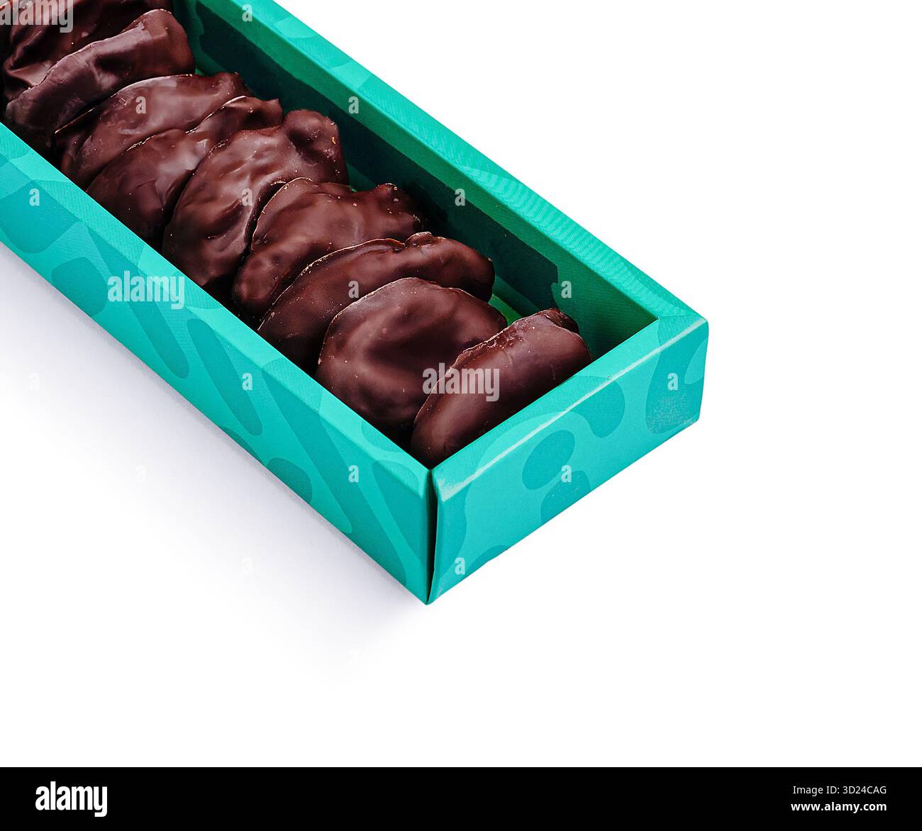 Schachtel mit Plätzchen mit Schokoladenüberzug, die ordentlich für einen süßen Leckerbissen angeordnet sind Stockfoto
