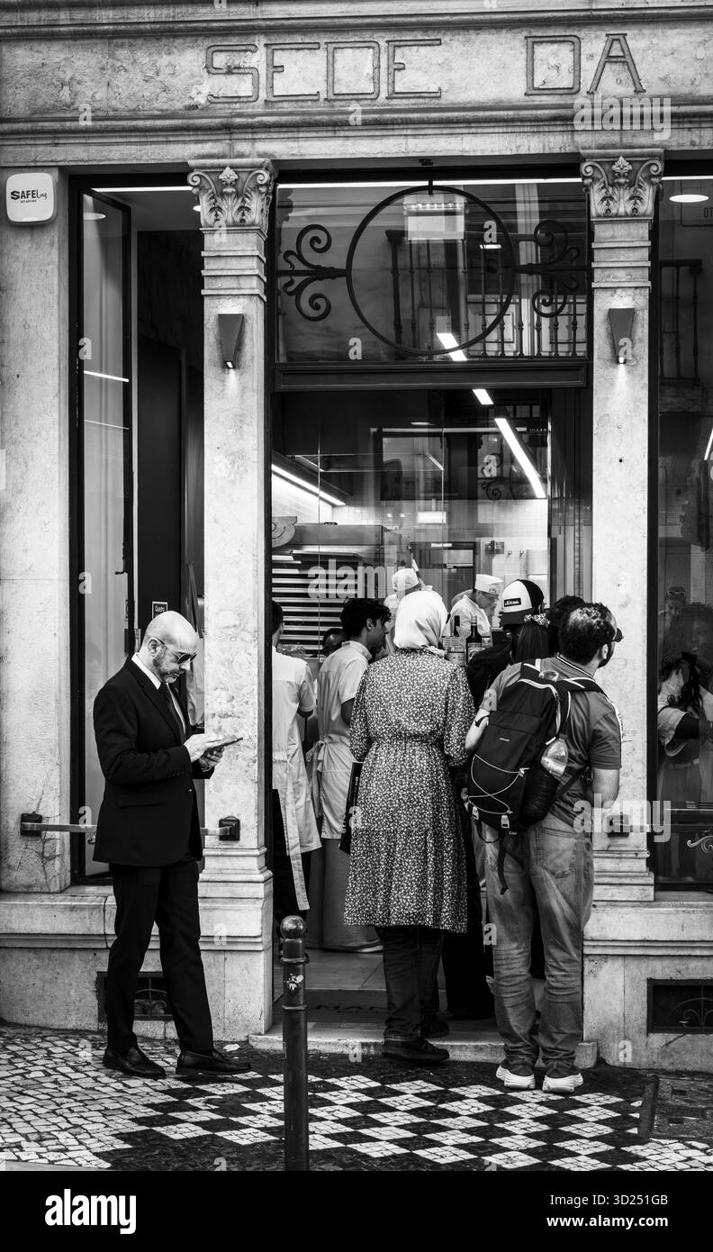 Schwarzweiß-Fotografie, Manteigaria, Fabrica de Pasteis de Nata, mit Sitz in Lissabon, Portugal Stockfoto