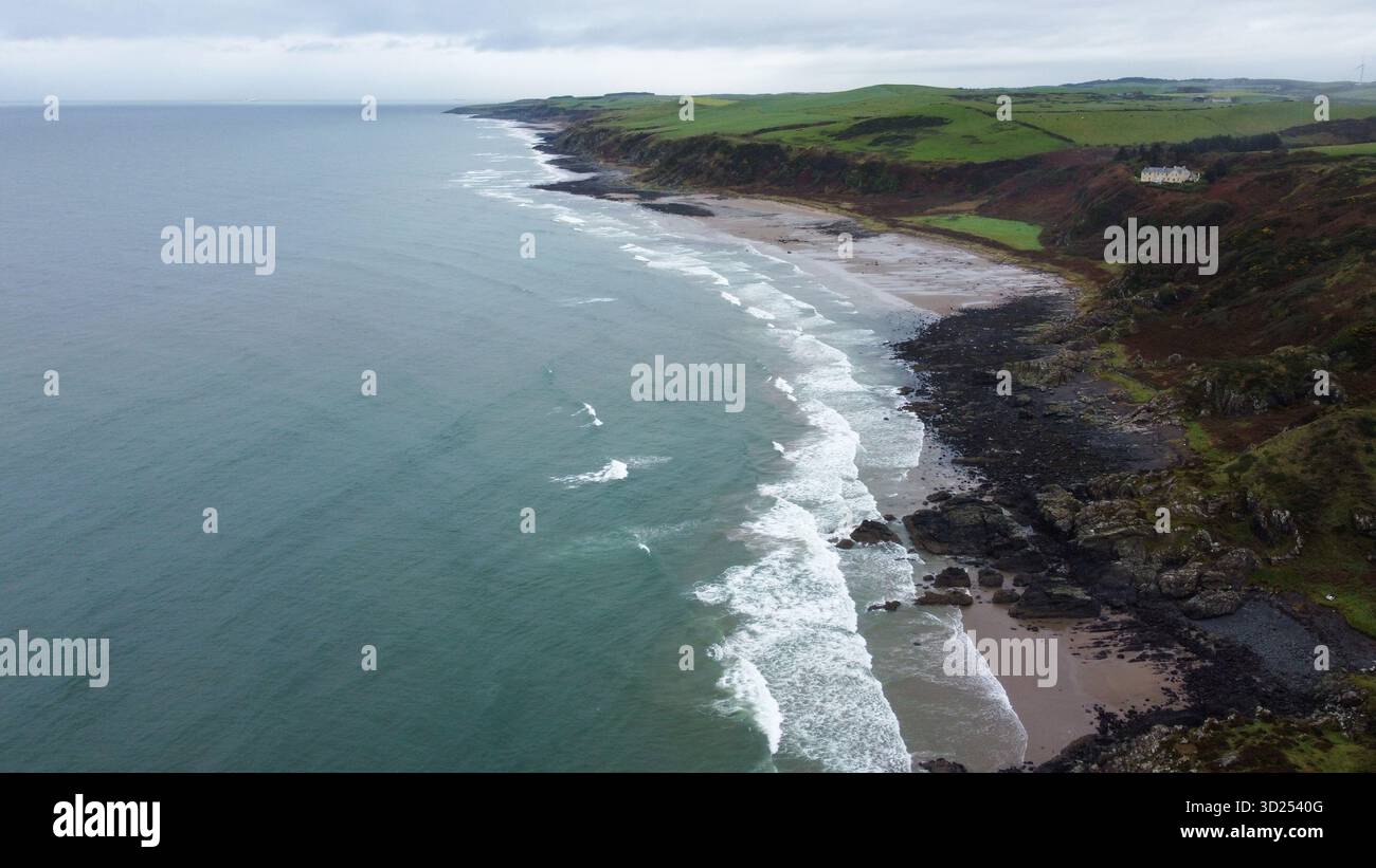Luftaufnahme der zerklüfteten Küste Stockfoto