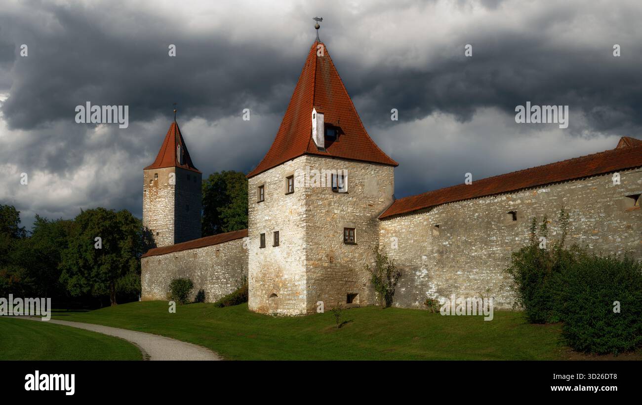 Türme der historischen Stadtmauer in Berching (Bayern, Deutschland) Stockfoto