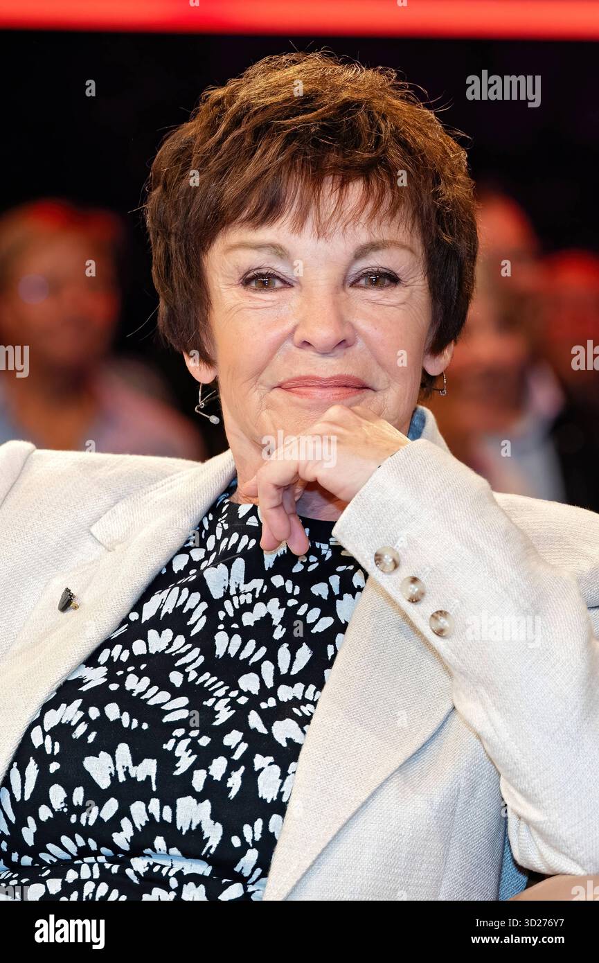 MDR - Flussboot. Schauspielerin Katrin Sass anläßlich der Aufzeichnung der MDR - Talkshow Riverboat am 30.10.2025 in der MediaCity Leipzig. 20251030ADO0005 *** MDR Riverboat Schauspielerin Katrin Sass anlässlich der Aufnahme der MDR Talkshow Riverboat am 30 10 2025 in der MediaCity Leipzig 20251030ADO0005 Stockfoto