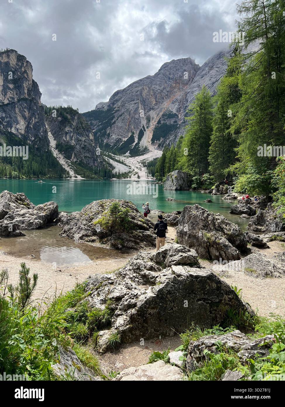 Malerischer Blick auf den Pragser Lago - Smartphone-aufgenommenes Stockfoto