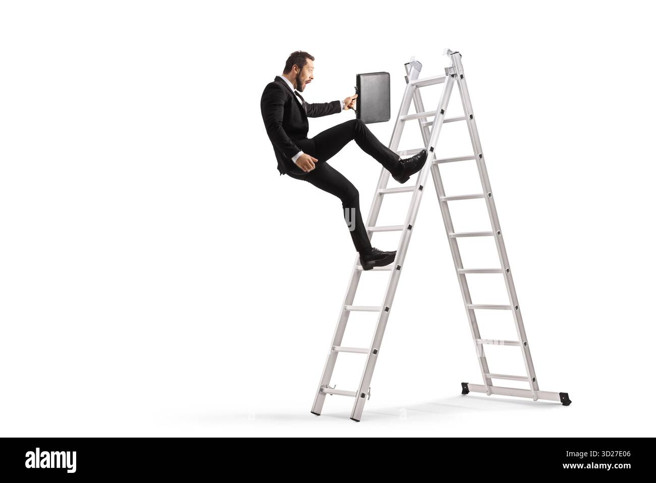 Geschäftsmann stürzt von einer Leiter isoliert auf weißem Hintergrund Stockfoto