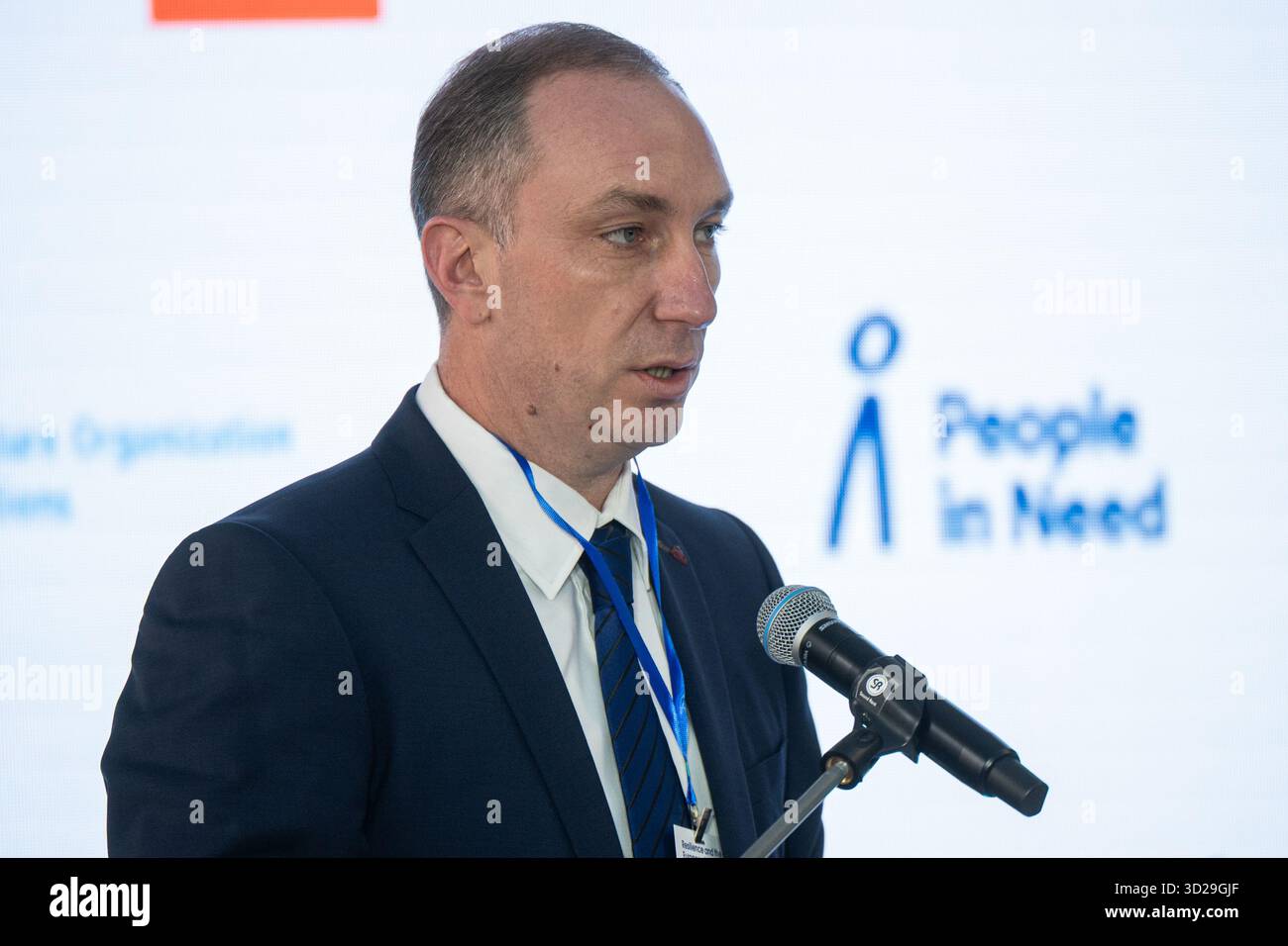 Oleh Hryhorov, Leiter der regionalen Militärverwaltung Sumy, spricht bei der Eröffnung der internationalen Konferenz Resilienz und europäische Zukunft der Region Sumy, die am 30. Oktober 2025 organisiert wurde, um die Stärkung der Widerstandsfähigkeit der ukrainischen Grenzregionen während des Krieges und des Wiederaufbaus nach dem Krieg in Kiew, Ukraine, zu erörtern (Foto: Danylo Antoniuk/Ukrinform) Stockfoto