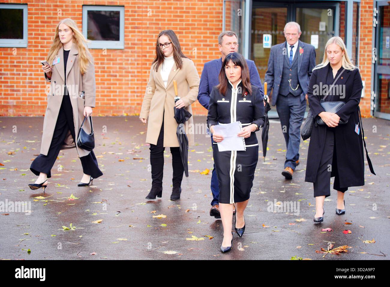 Leighann McCready, Mutter von Jaysley Beck, kommt, um mit den Medien vor dem Bulford Court Martial Centre in Kiwi Barracks in Salisbury, Wiltshire zu sprechen, nachdem der Haftbefehl-Officer Michael Webber im Court Martial Centre in Bulford wegen sexuellen Übergriffs auf die Royal Artillery Gunner Jaysley Beck verurteilt wurde, die sich später das Leben nahm. Bilddatum: Freitag, 31. Oktober 2025. Stockfoto