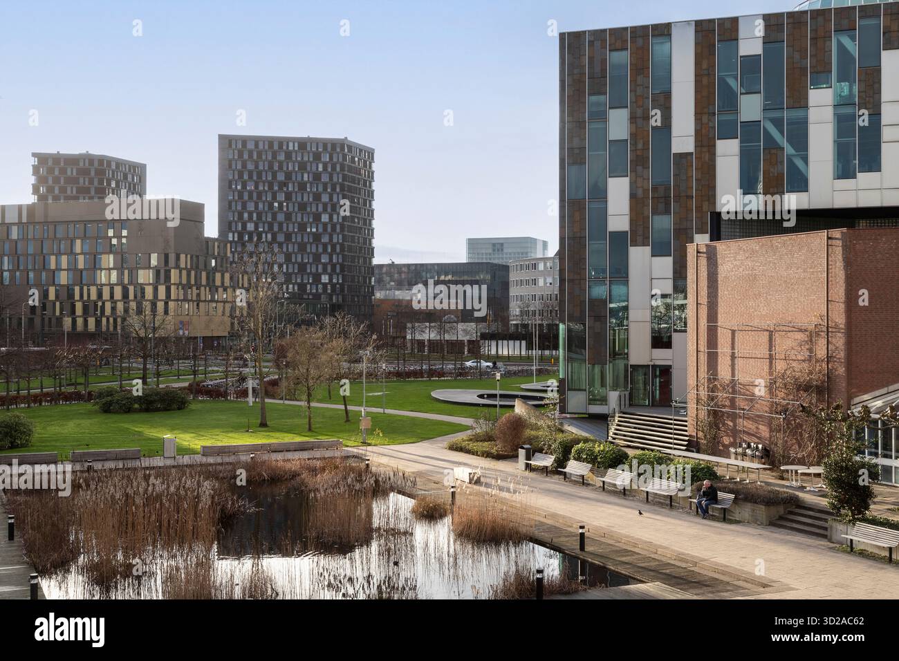Ansicht der Gebäude des Utrecht Science Park Campus in den Niederlanden. Stockfoto