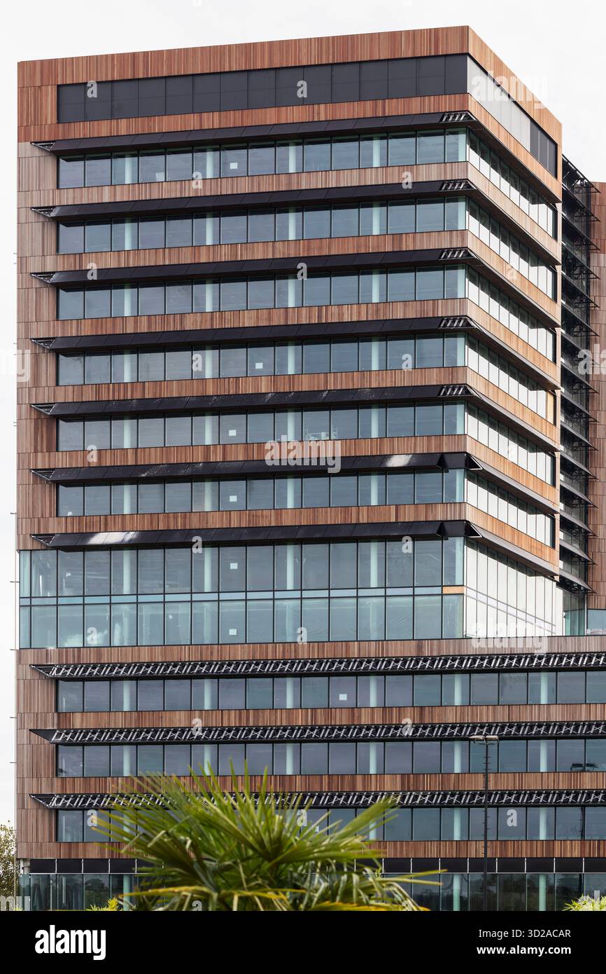 Modernes Bürohochhaus im Wissenschaftspark Utrecht. Stockfoto