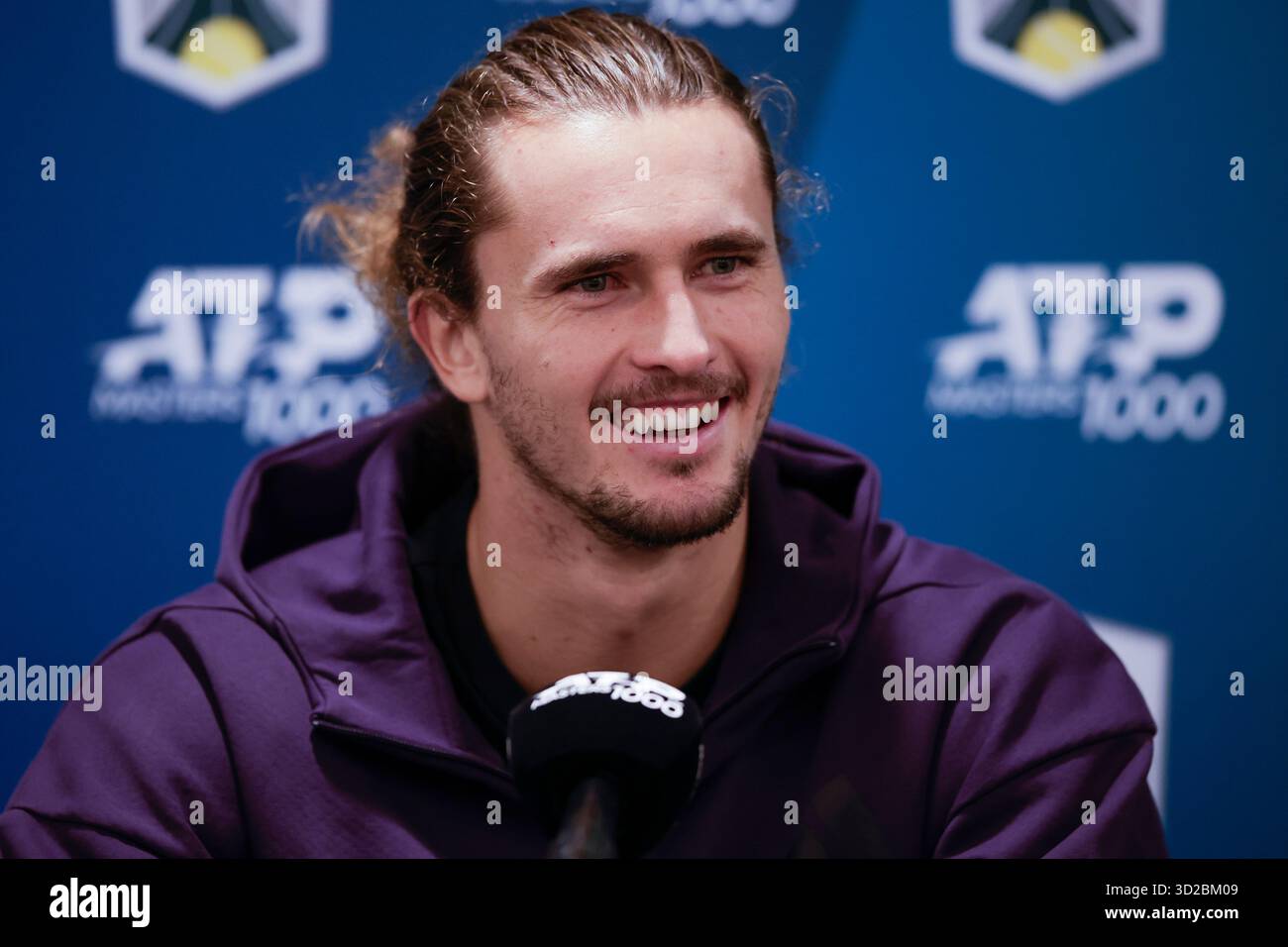 Paris, Frankreich. Oktober 2025. Alexander Zverev 28.10.2025, Tennis, Rolex Paris Masters 2025, FRA, Paris, La Defense Arena. Quelle: dpa/Alamy Live News Stockfoto