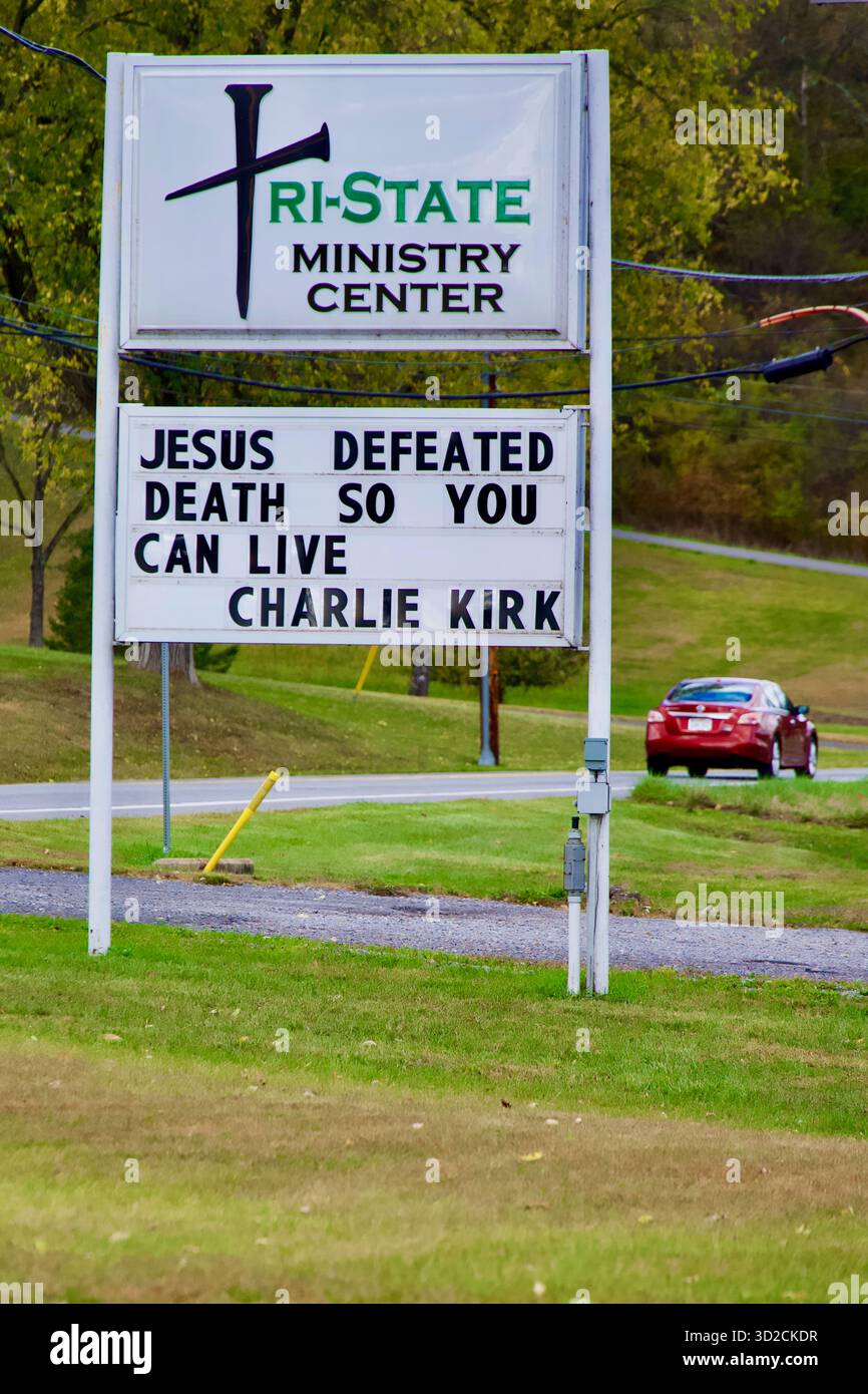 Hyndman, Pennsylvania, USA - 20. Oktober 2025: Ein Schild im Tri-State Ministry Center hebt ein Zitat des Gründers Charlie Kirk hervor. Stockfoto